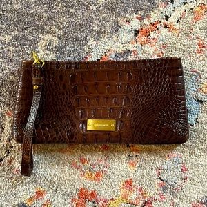 Brahmin brown croc 🐊 clutch / wristlet